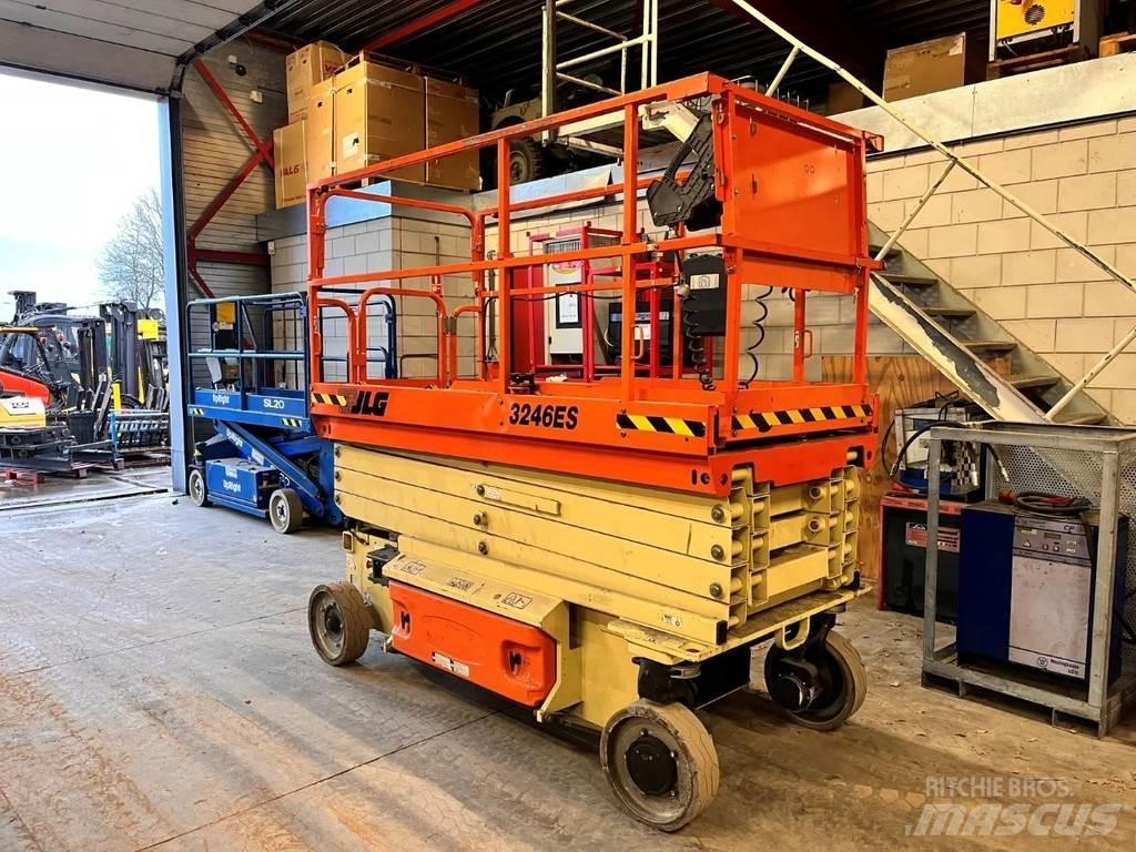 JLG 3246ES Ollós emelők