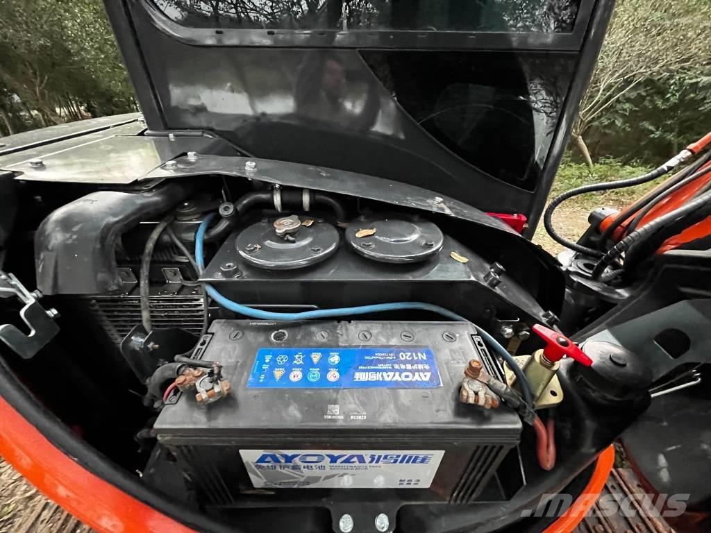 Hitachi ZX 50 U Mini kotrók < 7t