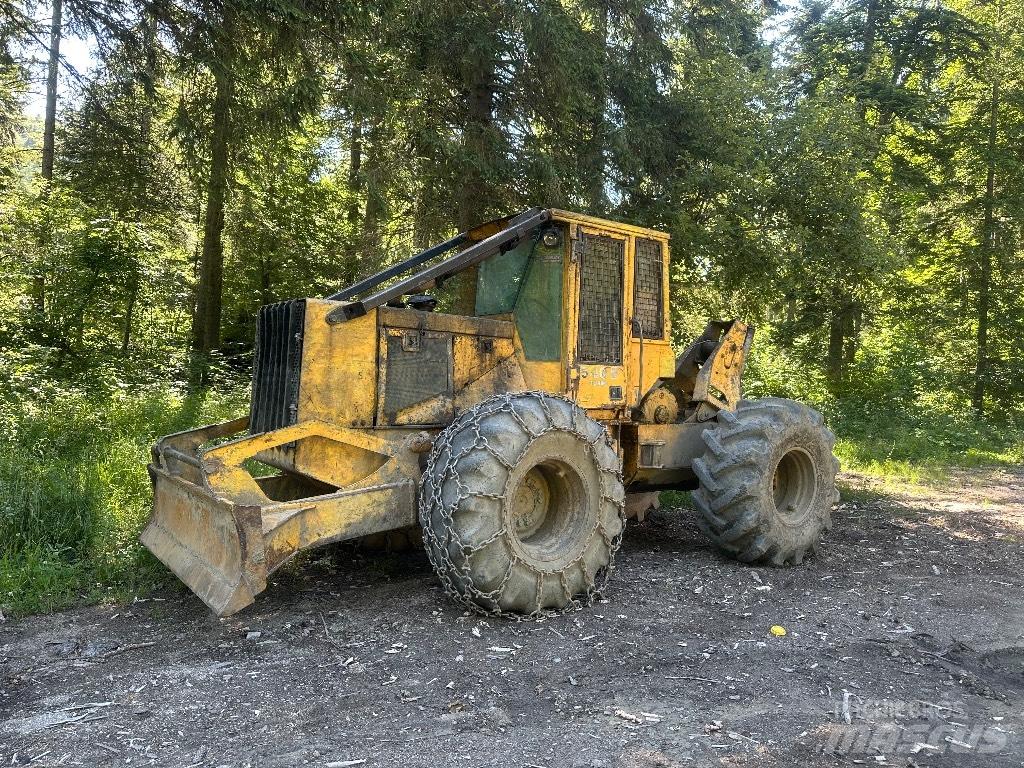 John Deere 540 E Vonszolók