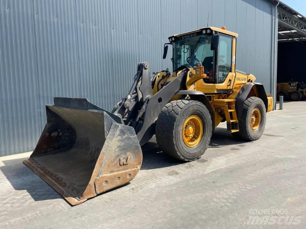 Volvo L90F - 3rd valve Gumikerekes homlokrakodók