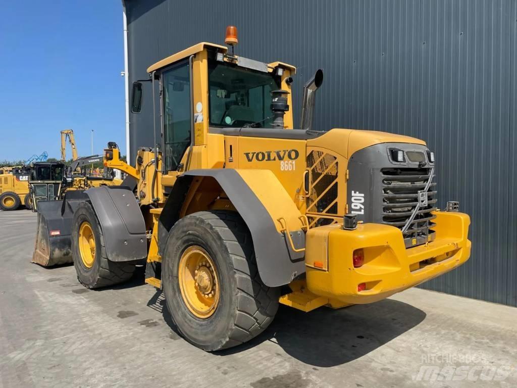 Volvo L90F - 3rd valve Gumikerekes homlokrakodók