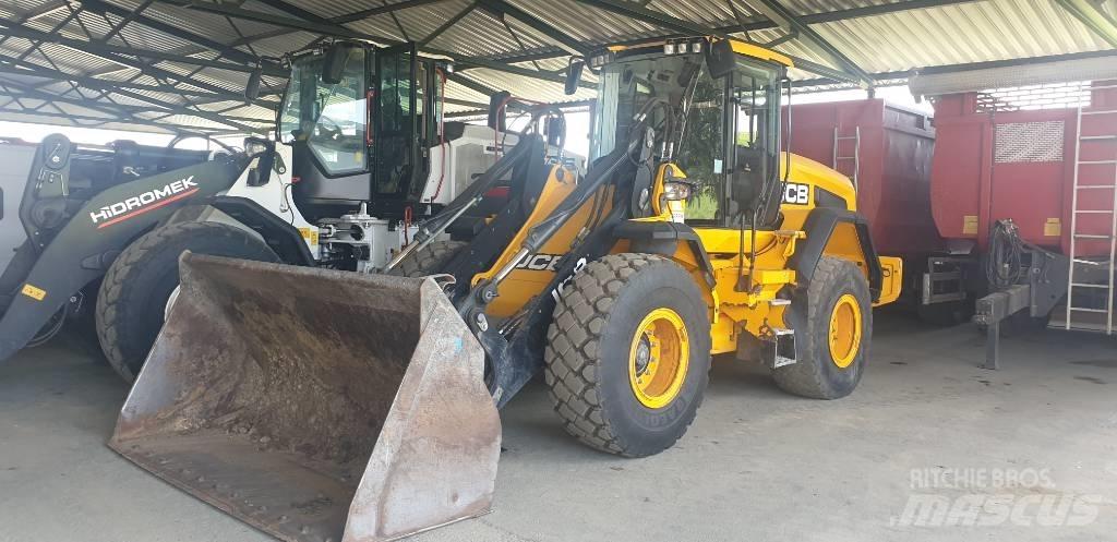 JCB 437 Gumikerekes homlokrakodók