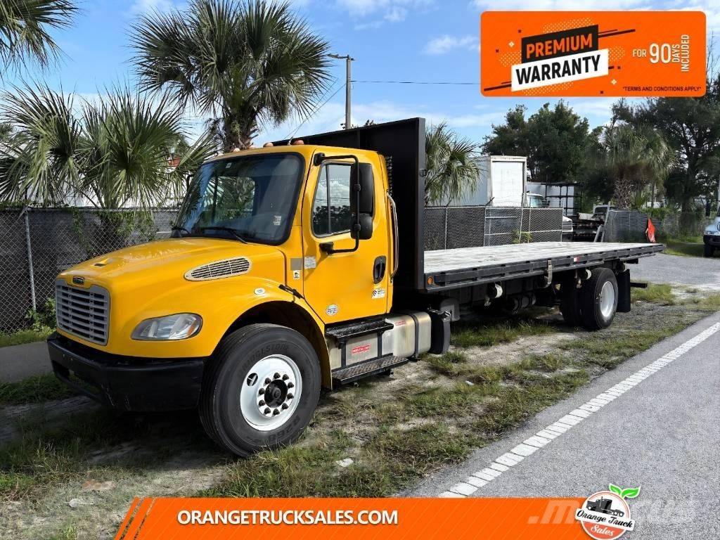 Freightliner M2 Platós / Ponyvás teherautók
