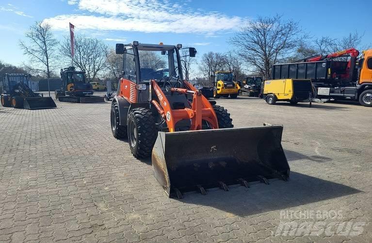 Weycor AR 400 Gumikerekes homlokrakodók