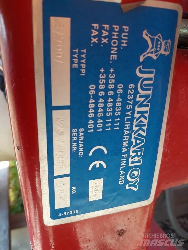Junkkari 8/700 Rögzített trágyaszórók