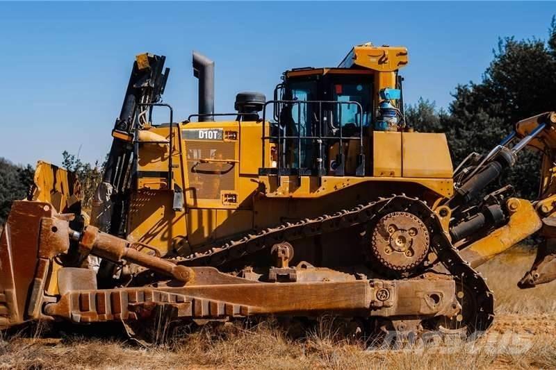 CAT D10T lánctalpas dózerek