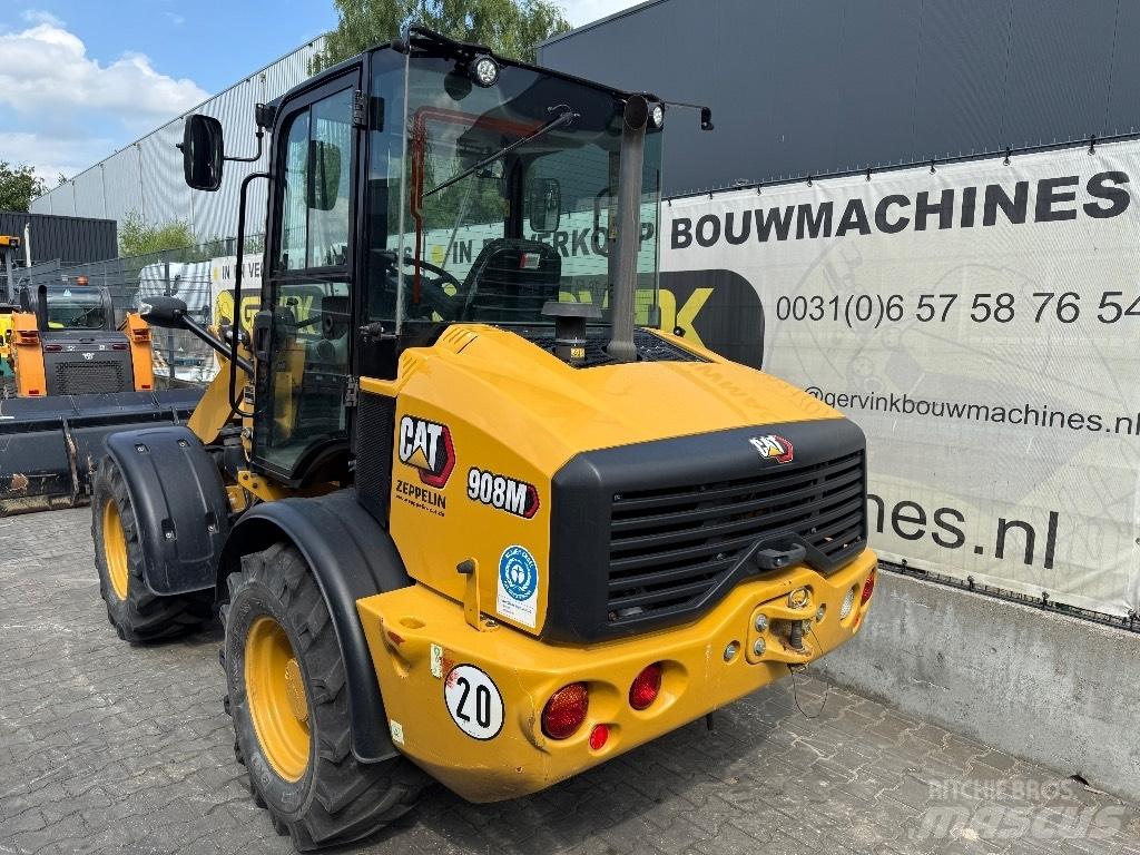 CAT 908 M Gumikerekes homlokrakodók