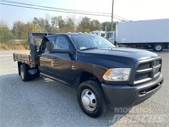 Dodge RAM 3500 Platós / Ponyvás teherautók