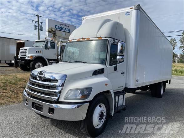 Hino 338 Dobozos teherautók