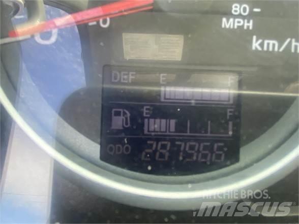 Hino 338 Dobozos teherautók