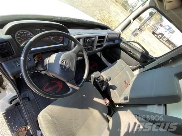 Hino 338 Dobozos teherautók