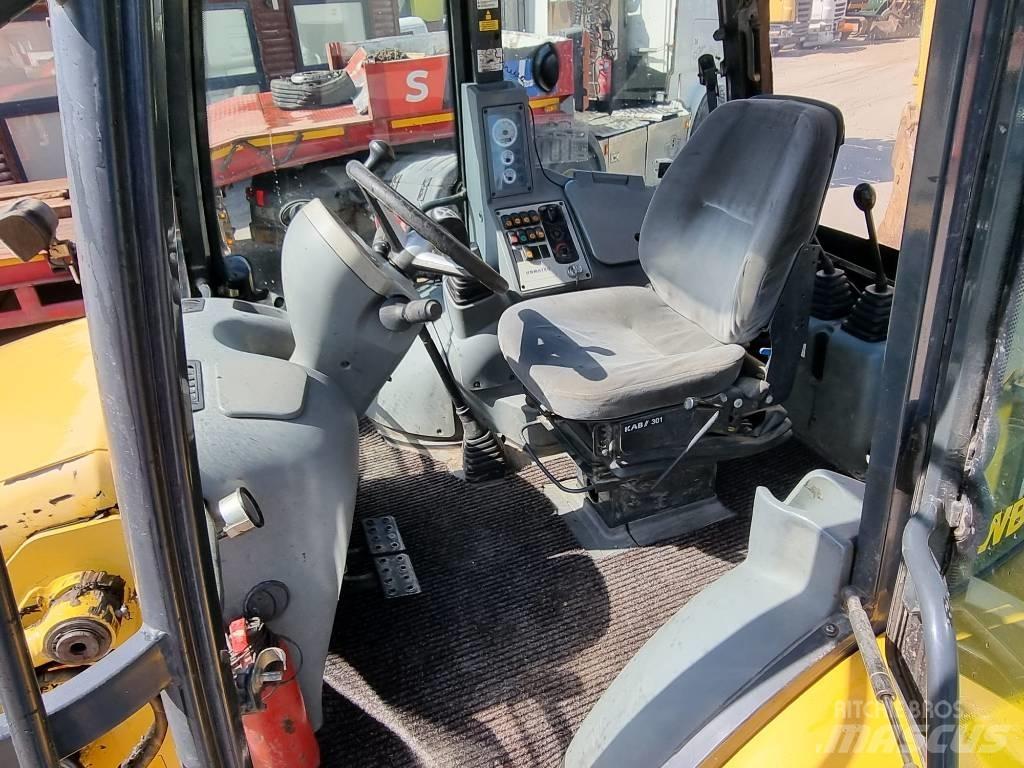 Komatsu WB 93 S-5EO Kotrórakodók