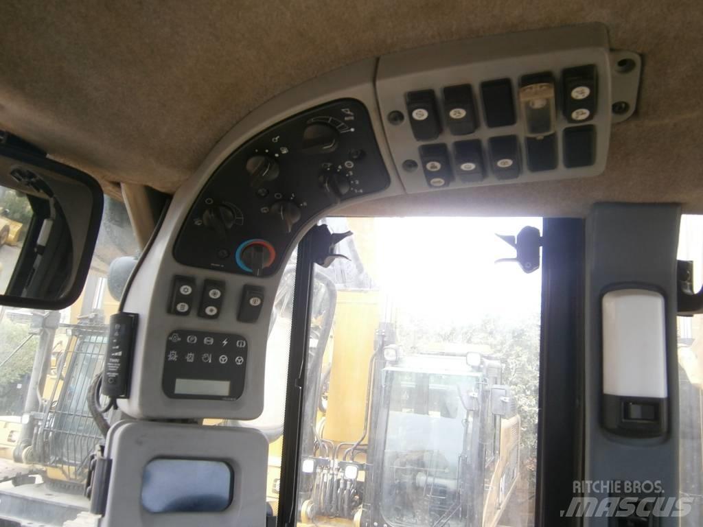 CAT 950H Gumikerekes homlokrakodók