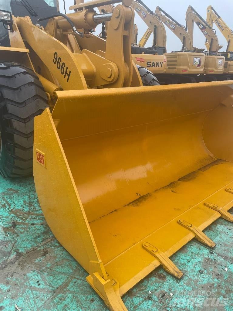 CAT 966 H Gumikerekes homlokrakodók