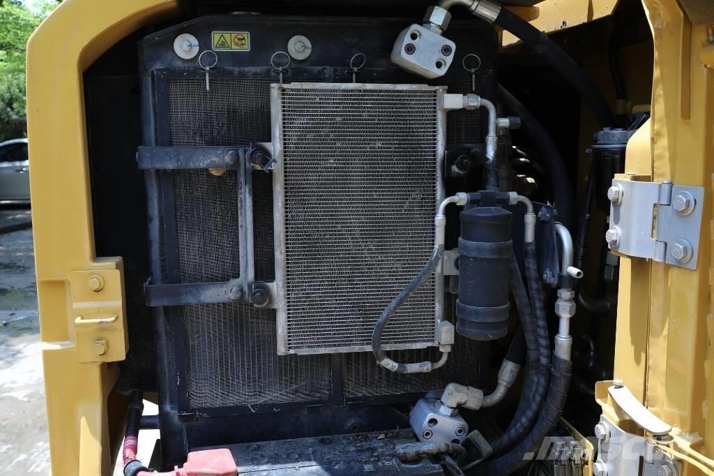 CAT 305.5E2 Mini kotrók < 7t