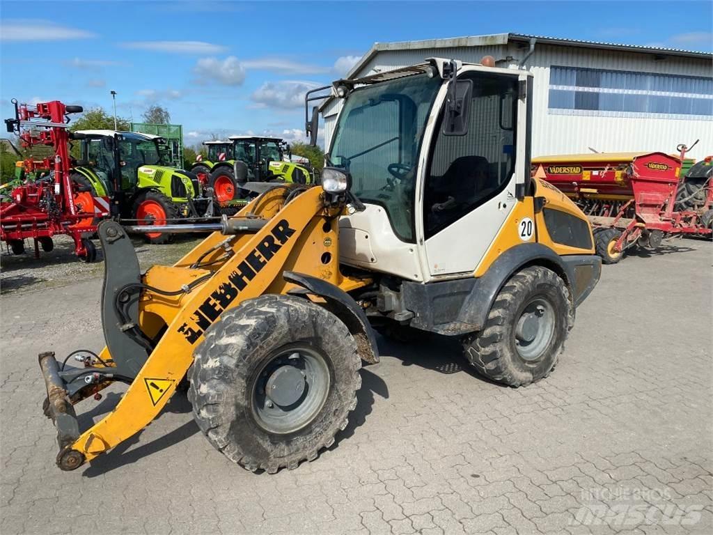 Liebherr L 506 C Gumikerekes homlokrakodók