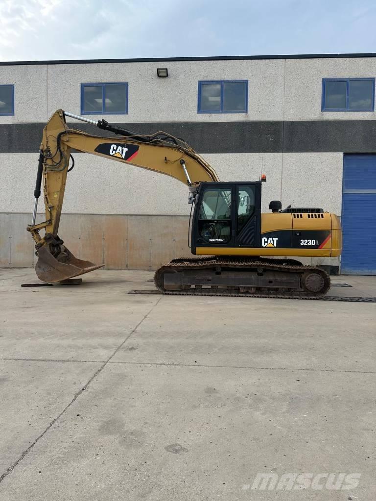 CAT 323 D LN Lánctalpas kotrók