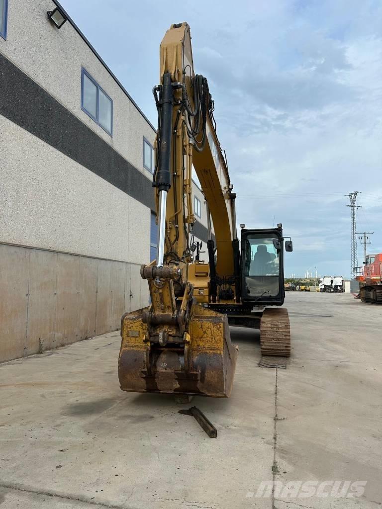 CAT 323 D LN Lánctalpas kotrók