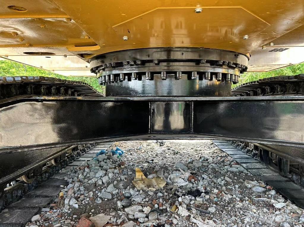 CAT 320 D2L Közepes (midi) kotrók 7 t - 12 t