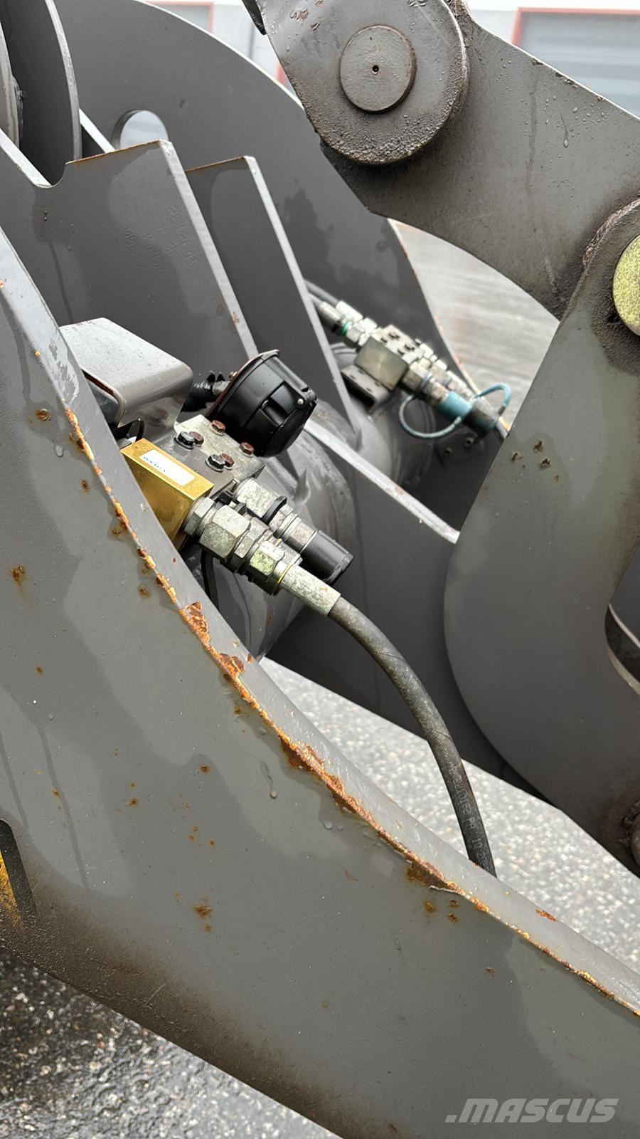 Volvo L35B Gumikerekes homlokrakodók