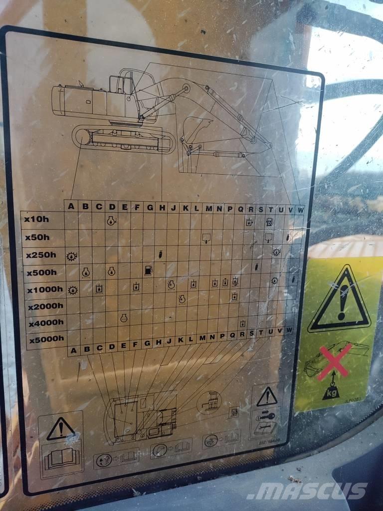 JCB JS 240 N LC Lánctalpas kotrók