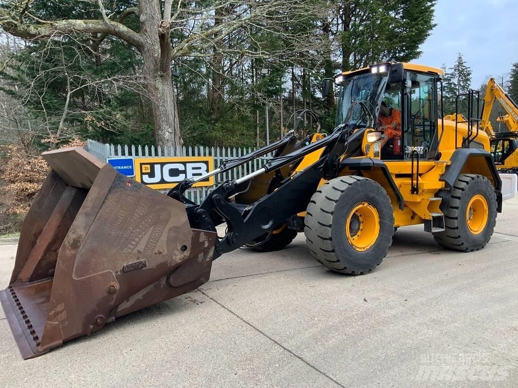 JCB 437 HT Gumikerekes homlokrakodók