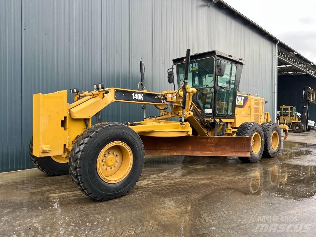 CAT 140K Gréderek