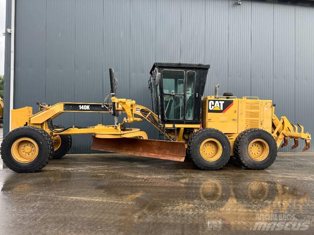 CAT 140K Gréderek
