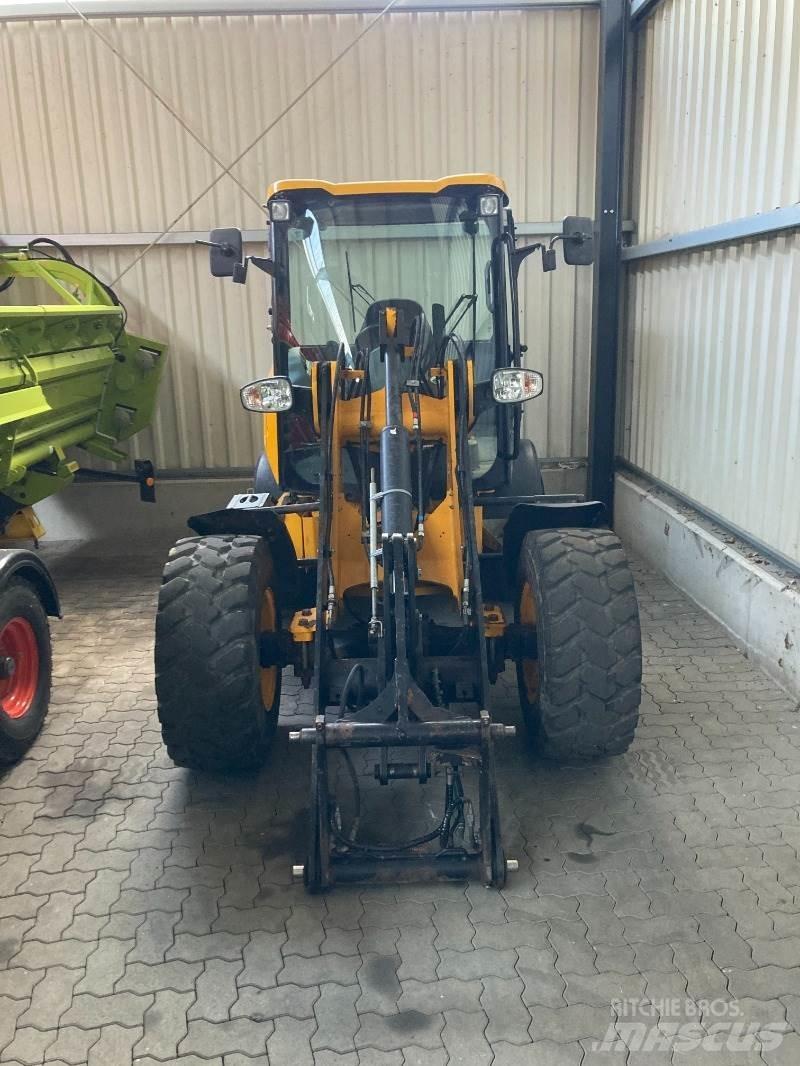 JCB 407 Gumikerekes homlokrakodók