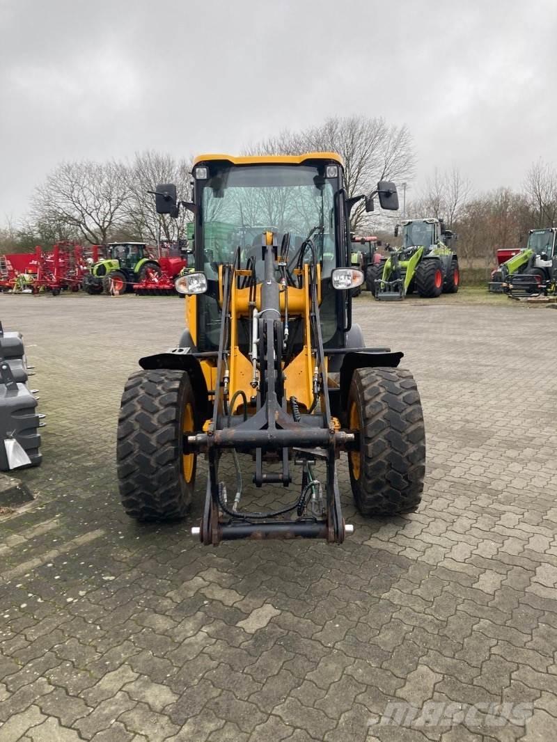 JCB 407 Gumikerekes homlokrakodók