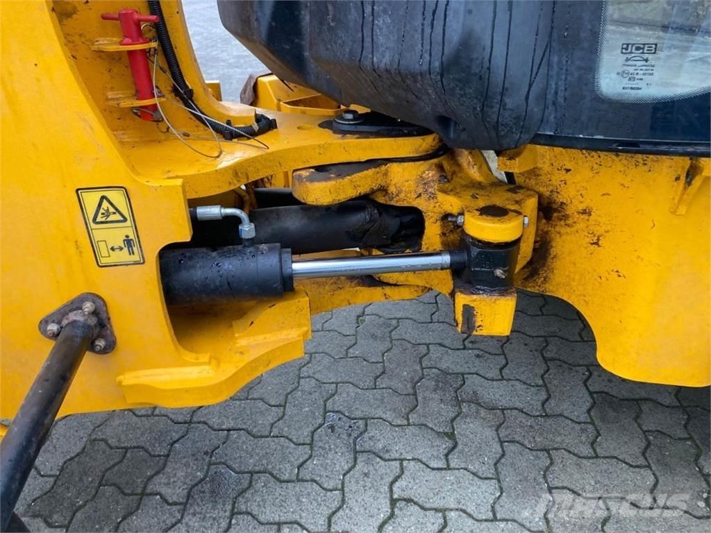 JCB 407 Gumikerekes homlokrakodók