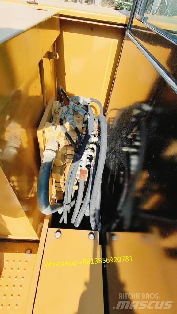 CAT 306 Mini kotrók < 7t