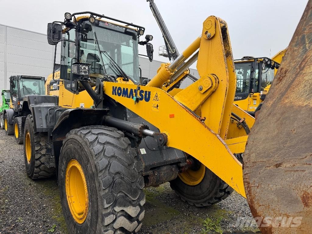 Komatsu WA 270-8 Gumikerekes homlokrakodók