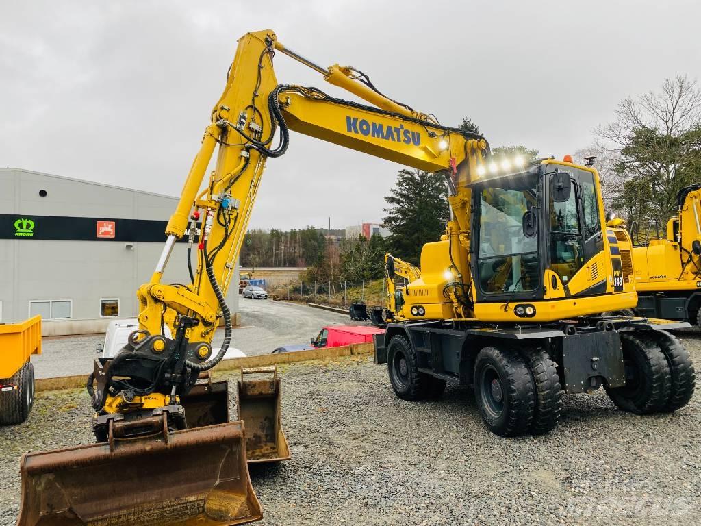 Komatsu PW148-11 Gumikerekes kotrók