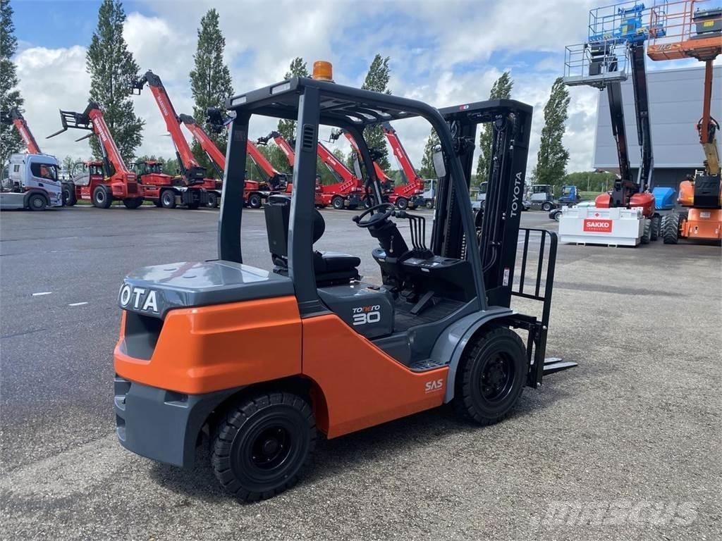 Toyota 52-8FDF30 Dízel targoncák