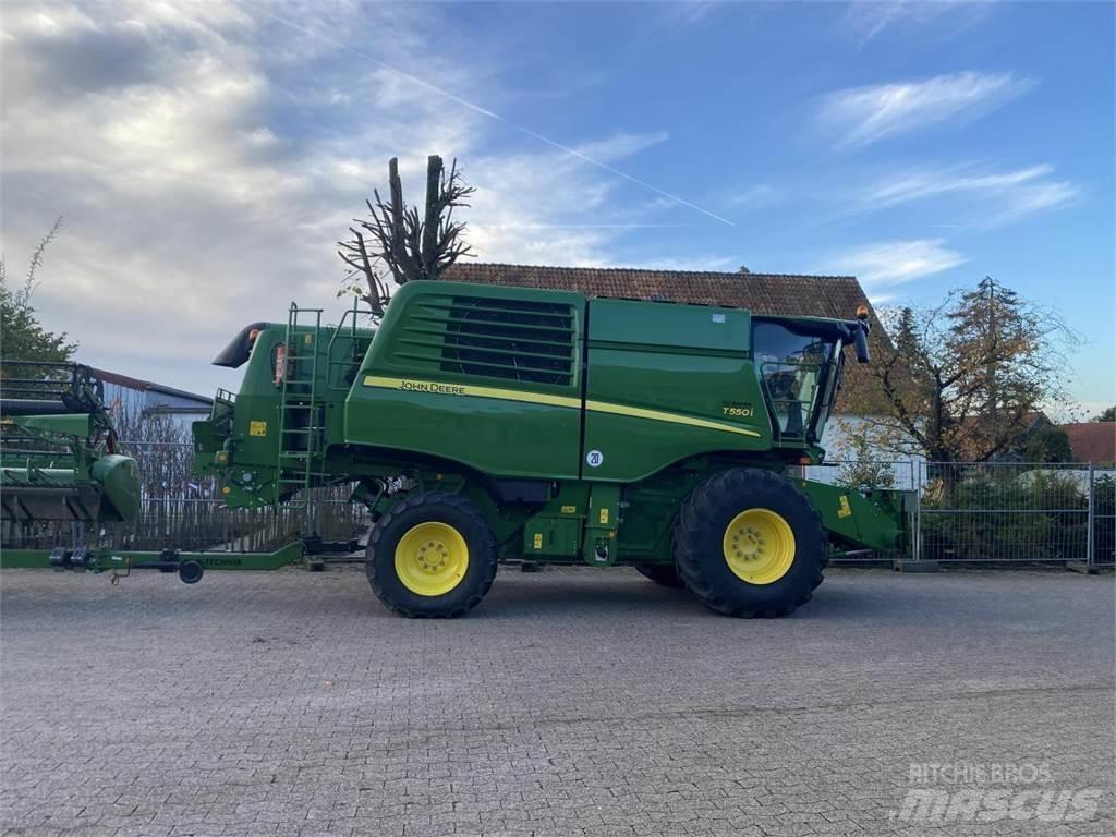 John Deere T550 Kombájnok