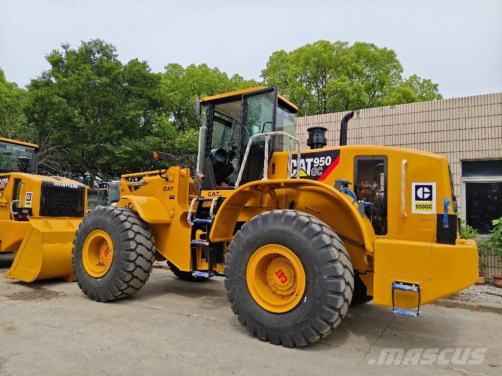 CAT 950 GC Gumikerekes homlokrakodók