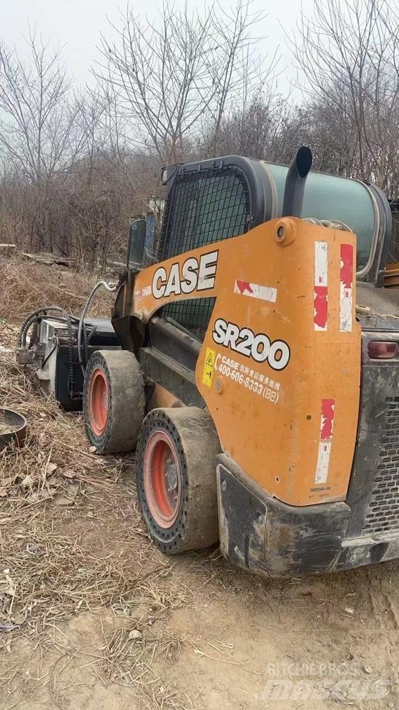 CASE SR 200 Kompaktrakodók