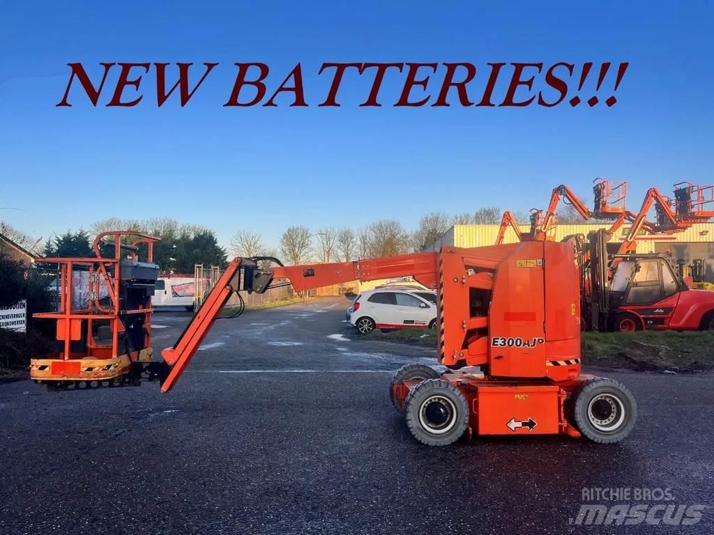 JLG E300AJP Karos emelők