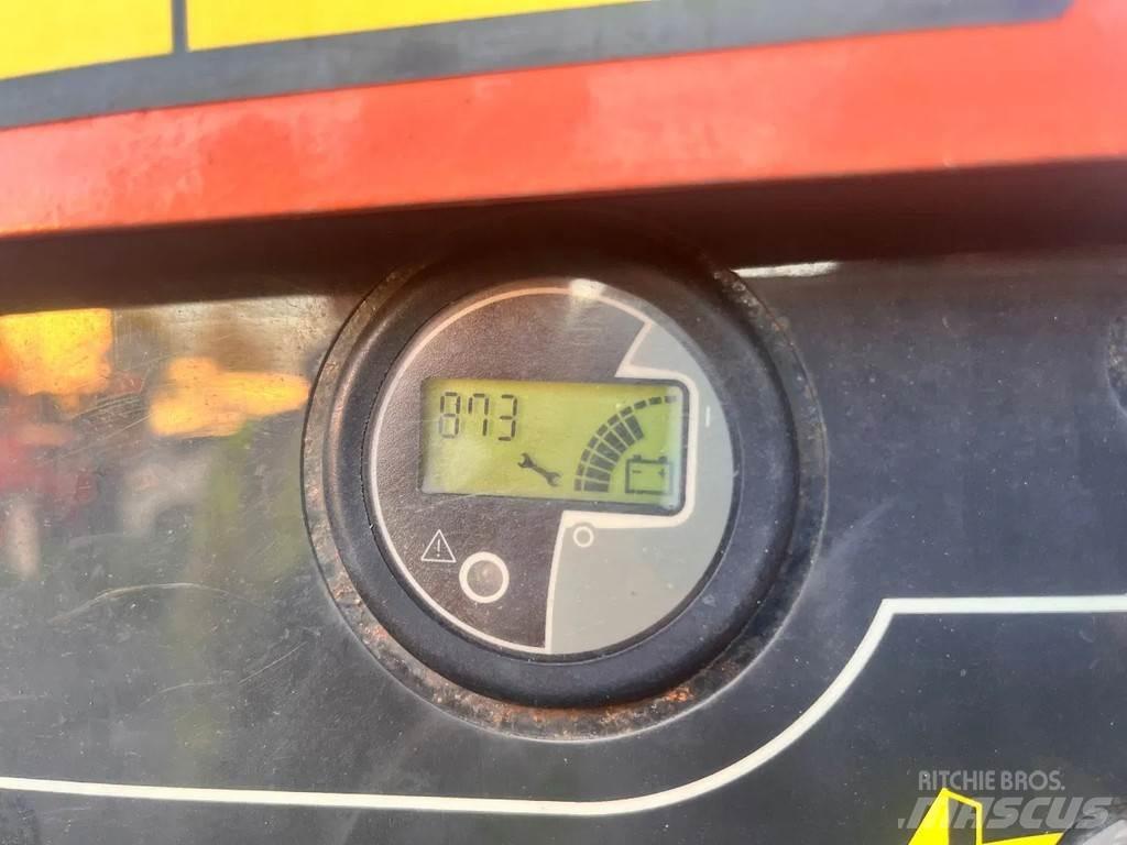 JLG E300AJP Karos emelők