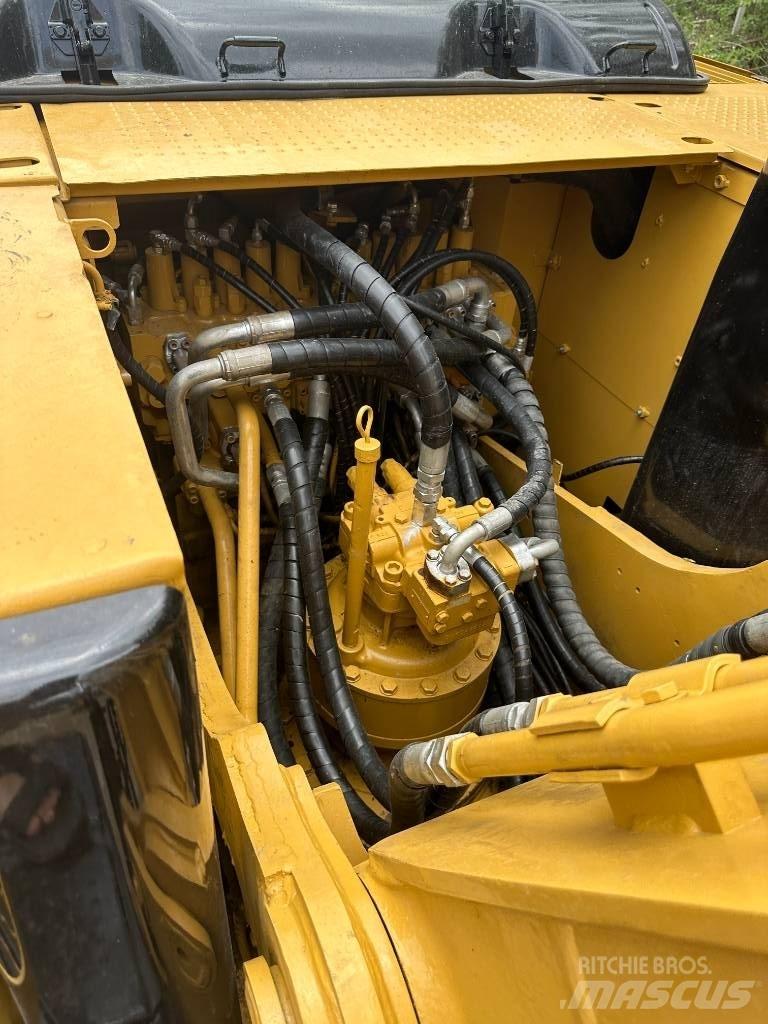 CAT 320D Lánctalpas kotrók