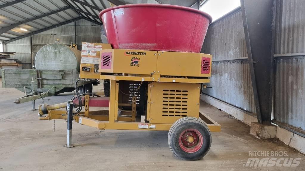 Haybuster H-835 Bála aprító, vágó, csomagoló