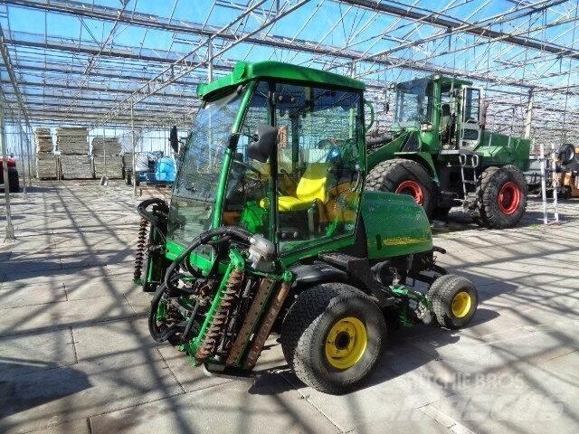 John Deere 3235C Ráülős fűnyírók