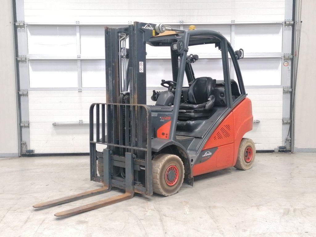 Linde H25T-02 Gázüzemű targoncák