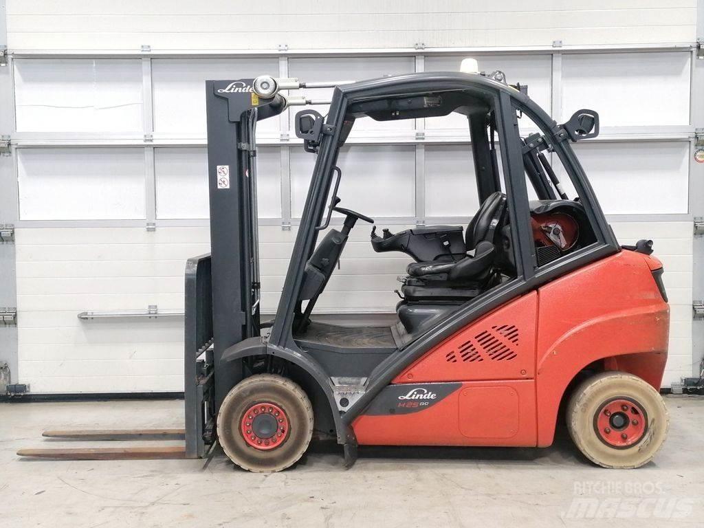 Linde H25T-02 Gázüzemű targoncák