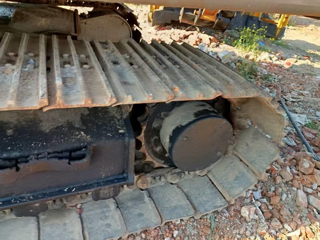 XCMG XE 150 Lánctalpas kotrók
