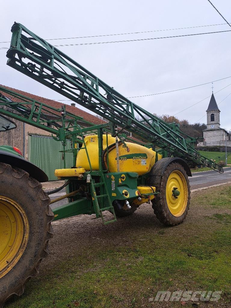 John Deere 732 Vontatott trágyaszórók