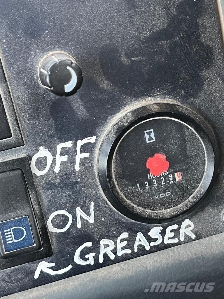 Volvo L 180 E Gumikerekes homlokrakodók