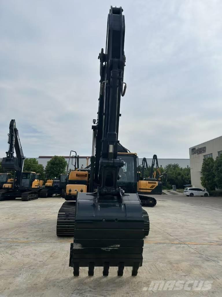 Hyundai HX 220 L Lánctalpas kotrók