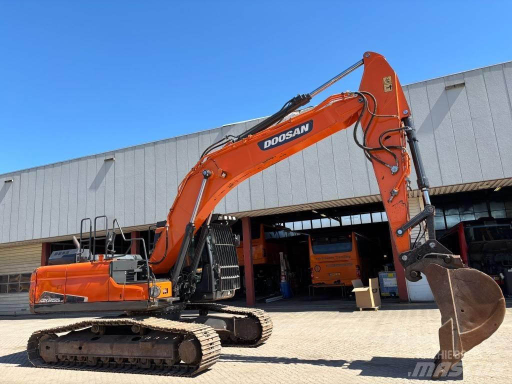 Doosan DX 255 NLC-5 Lánctalpas kotrók